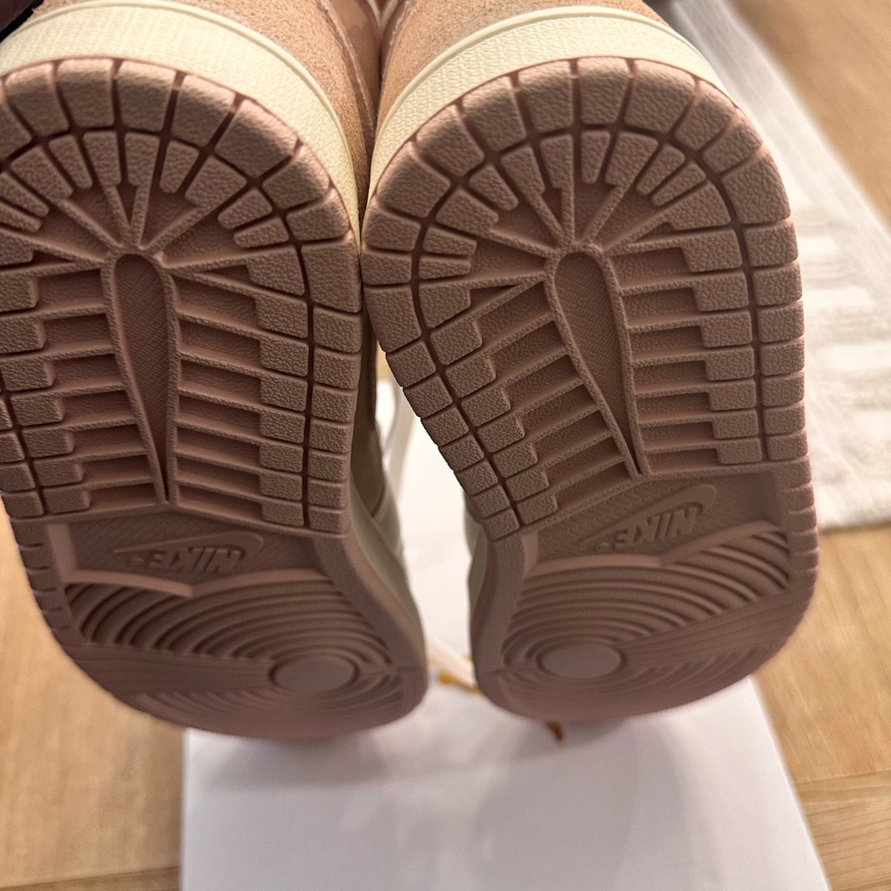 Air Jordan 1 Mid SE Women's Shoes Coconut Milk/Sail/Legend Pink - Picture 3 of 6